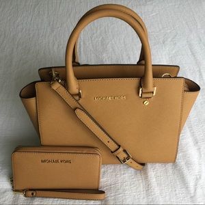 Michael Kors Selma Tan Medium bag